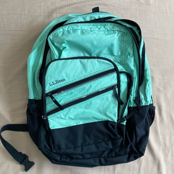 L.L. Bean Handbags - GUC L.L. Bean bookbag.